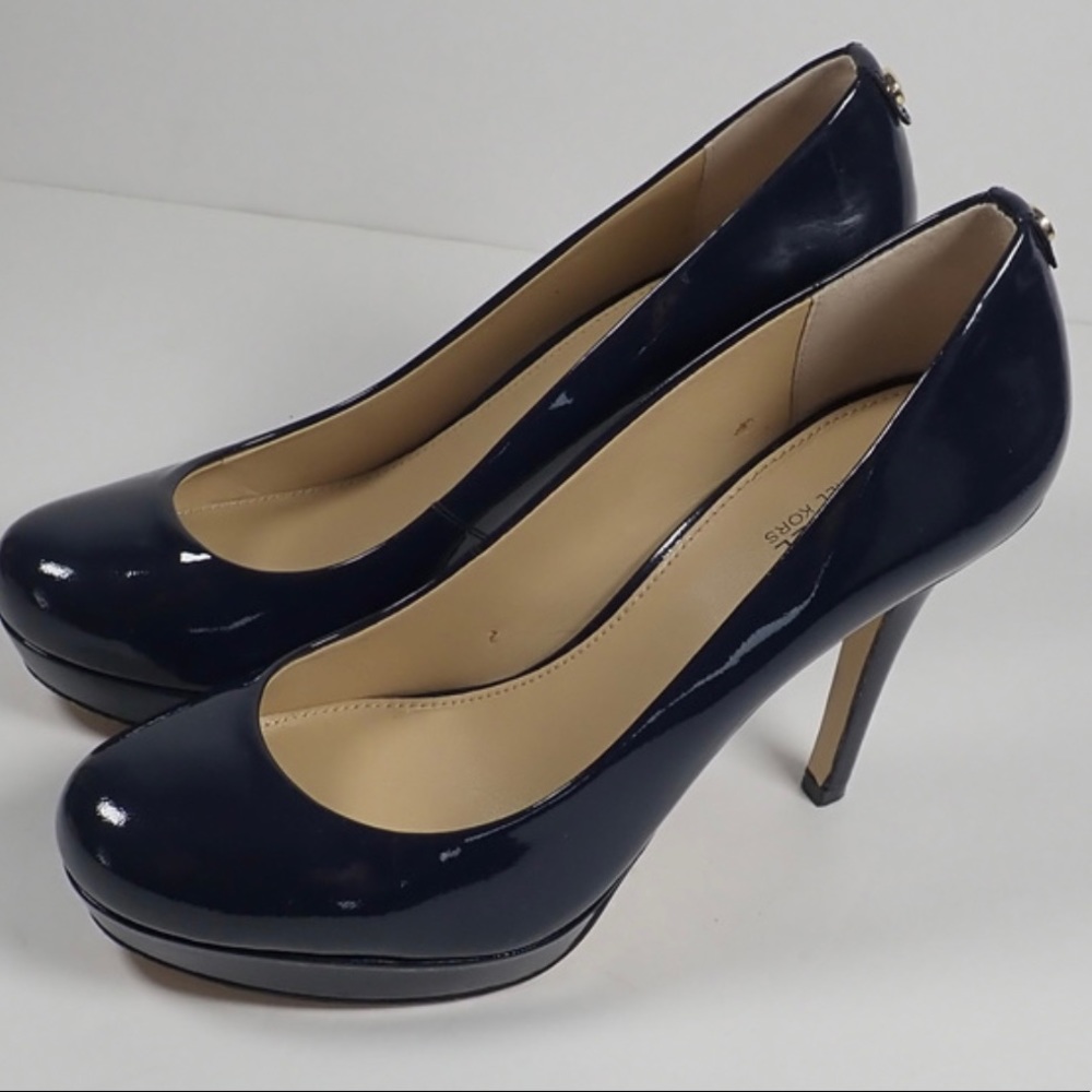 Michael Kors Black Pumps!